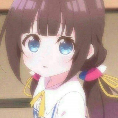 女店主用牙咬开冻烤肠后售卖